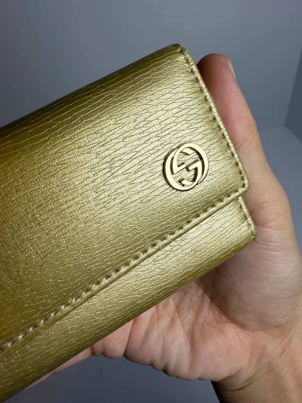 Gucci Metallic Gold Leather Key Holder Case